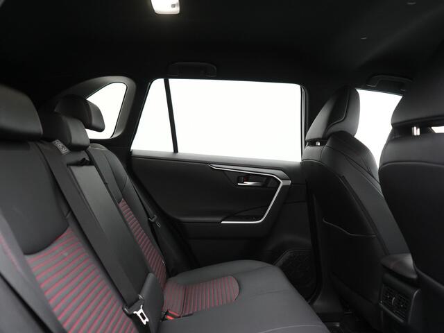 Toyota RAV4 FACELIFT 2.5 Style PHEV 306pk Dealer O.H. | Trekhaak Afn. | Adaptive Cruise | Camera | Apple Carplay | Sportstoelen & Stuur Verwarmd | Keyless | Blis | DAB | 19"L.M | Plug In Hybrid |