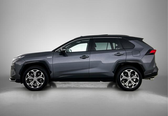 Toyota RAV4 2.5 Plug-in Hybrid AWD Bi-Tone Plus | Schuif/Kantel dak | JBL | Head-Up Display | 360 Camera | Stoel ventilatie | stoelverwarming + achterbank | Elektrische stoel met geheugen | Parkeersensoren voor+achter | Elektrische achterk