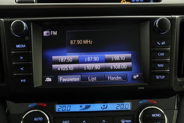 Toyota RAV4 2.5 Hybrid Style | Trekhaak | Parkeer sensoren | elektrisch bedienbare achterklep |