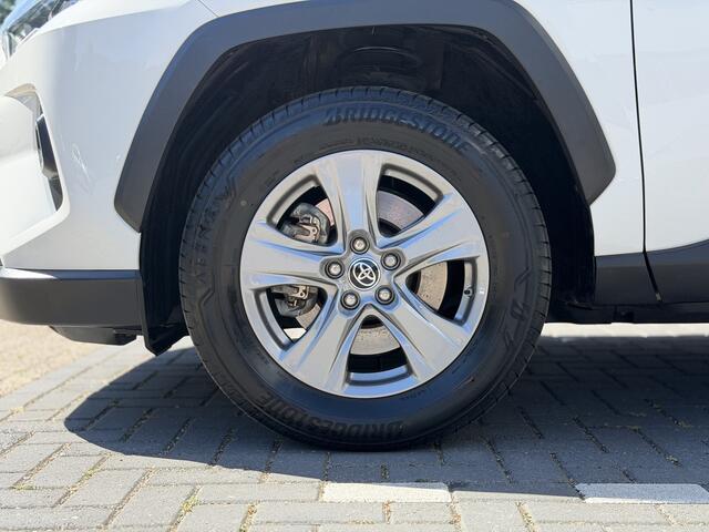 Toyota RAV4 2.5 Hybrid AWD Business | GEEN AFLEVERKOSTEN | Elektrische achterklep, Apple/Android, Parkeersensoren