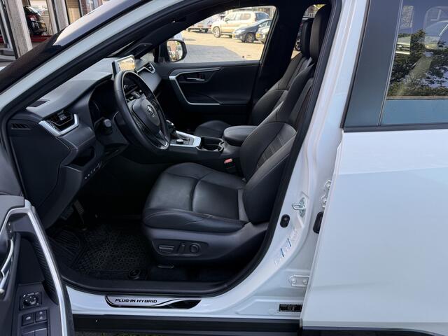 Toyota RAV4 2.5 Plug-in Hybrid AWD Bi-Tone Plus Stoelverkoeling/verwarming, Airco op afstand bediend,