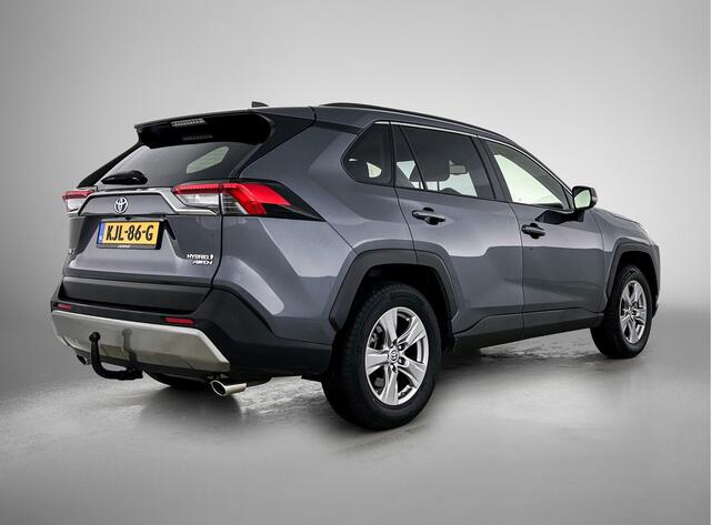 Toyota RAV4 2.5 Hybrid AWD Dynamic | BTW voertuig | Parkeersensoren voor+achter | Trekhaak afneembaar | 1650KG trekgewicht | Elektrische achterklep | Apple CarPlay/Android Auto |