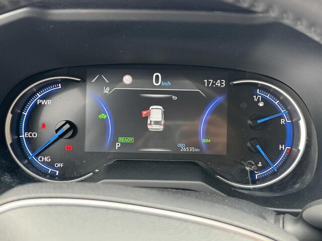 Toyota RAV4 2.5 Hybrid AWD Executive + Trekhaak en 1.650KG trekgewicht ,Slechts 26.535KM ,Stoel verwarming ,JBL Premium audio , Elektr. bedienbare achterklep ,Adaptive cruise control, Alarm