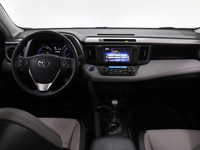 Toyota RAV4 2.5 Hybrid AWD Executive | Panoramadak | Trekhaak | Stoelverwarming | Dodehoekdetectie | Elek. Achterklep | Keyless Entry/Go |