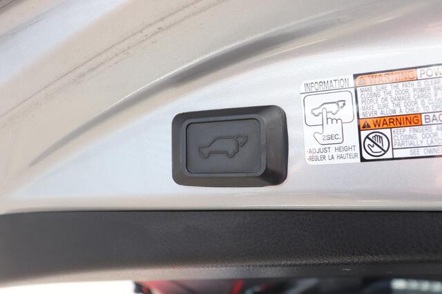 Toyota RAV4 2.5 Hybrid AWD Energy, Trekhaak, Parkeersensoren voor en achter, Zwarte velgen en dak!