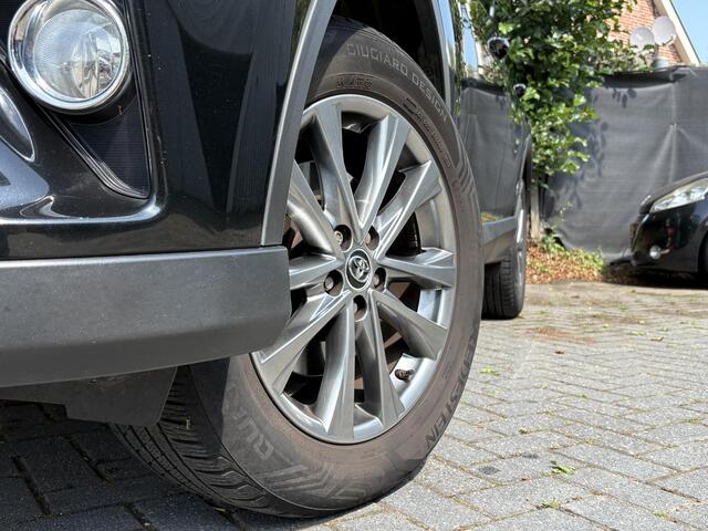 Toyota RAV4 2.5 Hybrid Black Edition - Automaat - Navigatie - Trekhaak - Stuur/Stoel Verwarming