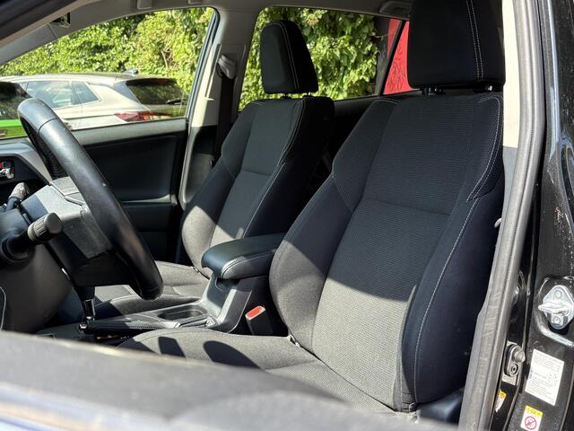 Toyota RAV4 2.5 Hybrid Black Edition - Automaat - Navigatie - Trekhaak - Stuur/Stoel Verwarming