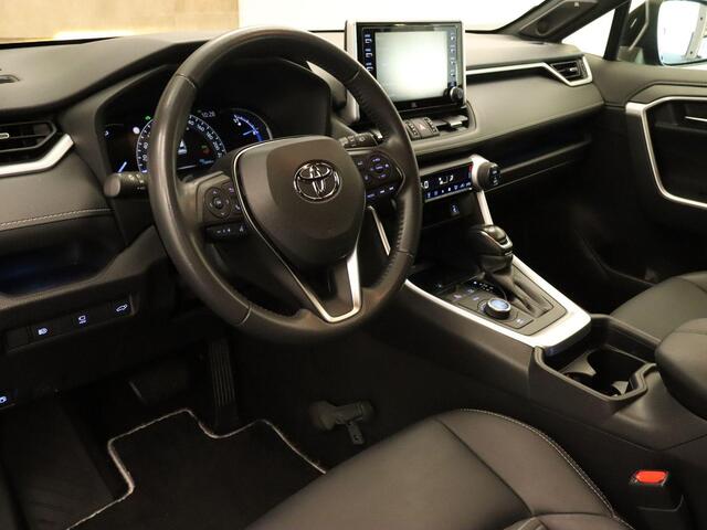 Toyota RAV4 2.5 Hybrid AWD Black Edition - ORIGINEEL NEDERLANDSE AUTO - AFKOMSTIG VAN 1E EIGENAAR - AWD - ALARM KLASSE 3 - ELEKTRISCHE ACHTERKLEP - CAMERA IN BINNENSPIEGEL - DODEHOEK DETECTIE - DRAADLOZE TELEFOONLADER - APPLE CARPLAY/ ANDROID AUTO - PARKEERSENSOREN V
