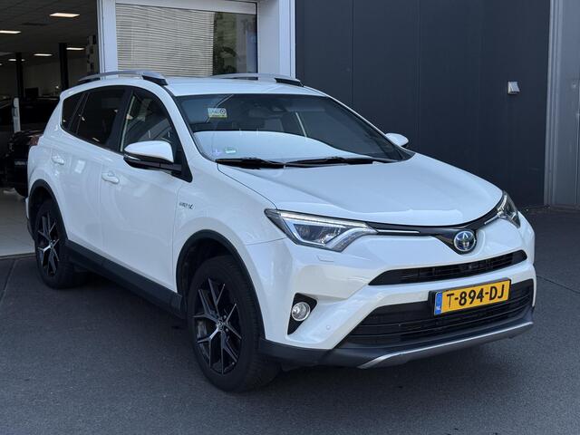 Toyota RAV4 2.5 Hybrid AWD Style | Trekhaak | All-season | Dodehoeksensor | Elektrische bestuurdersstoel |