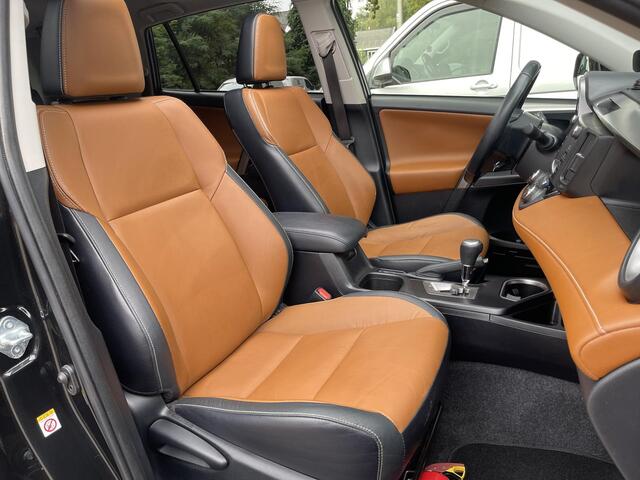 Toyota RAV4 2.5 Hybrid Executive | Panorama dak | Dodehoek detectie | 360° camera | Trekhaak| Adaptive cruise control | Keyless entry | Lederen bekleding | Voorstoelen verwarmd | Parkeersensoren |