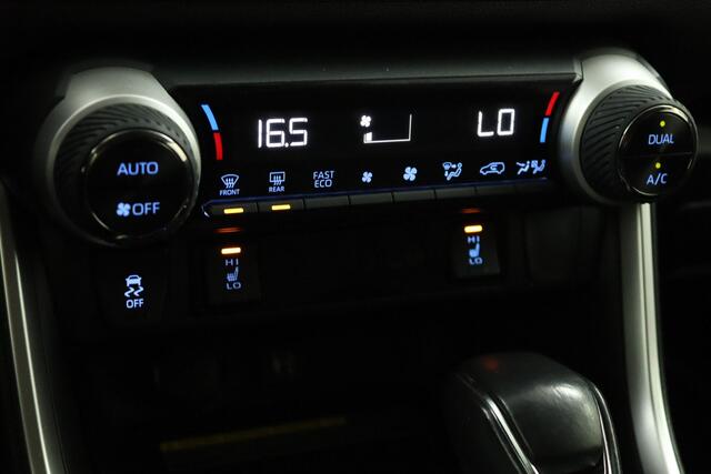 Toyota RAV4 2.5 Hybrid AWD Dynamic | Panoramadak | Stoel en Stuurverwarming | Trekhaak | 1650 kg Trekgewicht | Adaptive Cruise Control |
