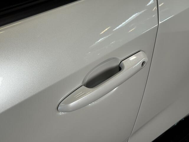 Toyota RAV4 2.5 Hybrid Style | JBL audio | 360 camera | Stoel/stuurverwarming | Trekhaak |