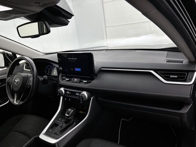 Toyota RAV4 2.5 Hybrid Dynamic | BTW voertuig | Trekhaak | Parkeersensoren achter | Stoelverwarming | Elektrische achterklep | Apple CarPlay/Android Auto | Climate Control
