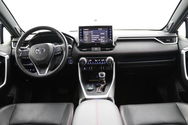Toyota RAV4 2.5 Plug-in Hybrid AWD Bi-Tone Plus | Electrisch panoramadak | Trekhaak | 1500 kg trekgewicht | 360 graden Camera |