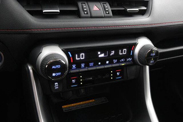 Toyota RAV4 2.5 Plug-in Hybrid AWD Bi-Tone Plus | Electrisch panoramadak | Trekhaak | 1500 kg trekgewicht | 360 graden Camera |