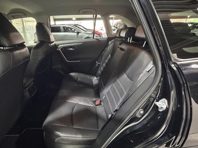 Toyota RAV4 2.5 Hybrid AWD Style | Lederen bekleding | Trekhaak | Dealer onderhouden |
