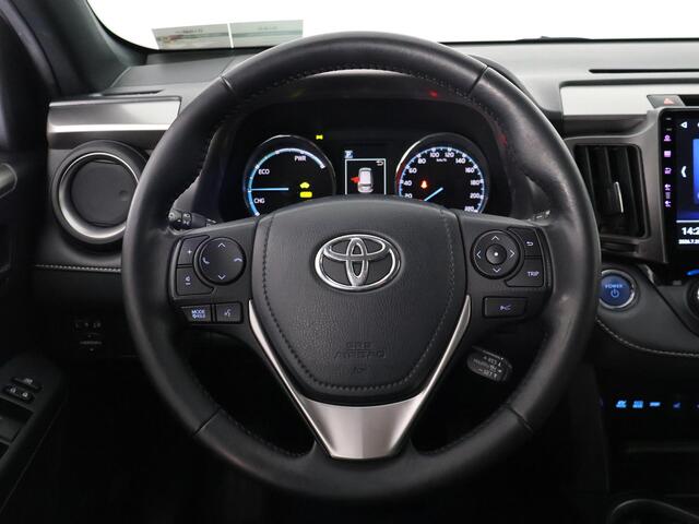 Toyota RAV4 2.5 STYLE HYBRIDE 4-WD SILVERLINE GARANTIE 4-2028* 1650 TREKGEWICHT . GARANTIE TOT 04-2028! . PARKEERSENSOREN VOOR & ACHTER . KEYLESS ENTRY .