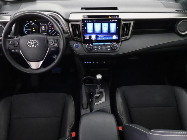 Toyota RAV4 2.5 STYLE HYBRIDE 4-WD SILVERLINE GARANTIE 4-2028* 1650 TREKGEWICHT . GARANTIE TOT 04-2028! . PARKEERSENSOREN VOOR & ACHTER . KEYLESS ENTRY .