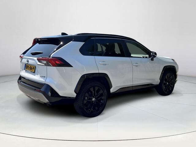 Toyota RAV4 2.5 Hybrid AWD Bi-Tone | Navigatie | Stoel - en stuurverwarming | Mag 1650KG trekken |