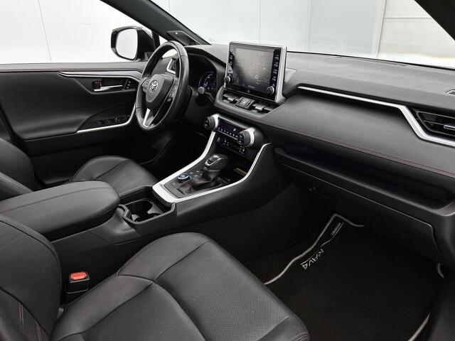 Toyota RAV4 2.5 Plug-in Hybrid AWD Bi-Tone Plus | BTW voertuig | Panorama schuif/kantel dak | JBL | Head-Up Display | Dodehoek detectie | 360 Camera | Camera functie binnenspiegel | Stoelventilatie | Stoelverwarming |