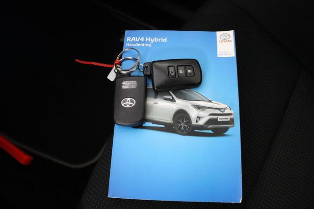 Toyota RAV4 2.5 Hybrid Dynamic Sport | Trekhaak | Elektrische Achterklep | Parkeersensoren | Navigatie |