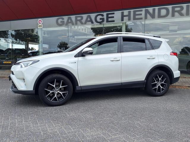Toyota RAV4 2.5 Hybrid AWD Style | Trekhaak 1650kg!| Leder-Stof | CarPlay / Android Auto | Camera | LED |