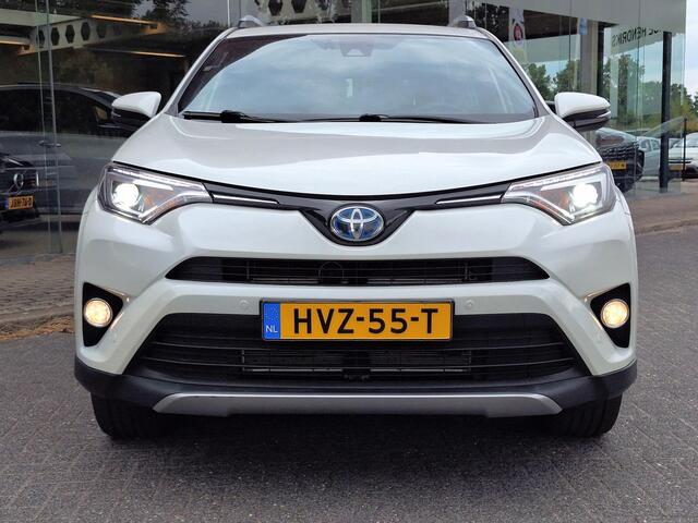 Toyota RAV4 2.5 Hybrid AWD Style | Trekhaak 1650kg!| Leder-Stof | CarPlay / Android Auto | Camera | LED |