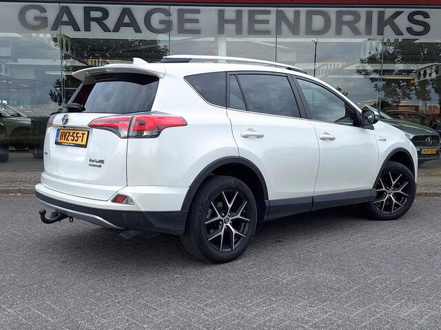 Toyota RAV4 2.5 Hybrid AWD Style | Trekhaak 1650kg!| Leder-Stof | CarPlay / Android Auto | Camera | LED |