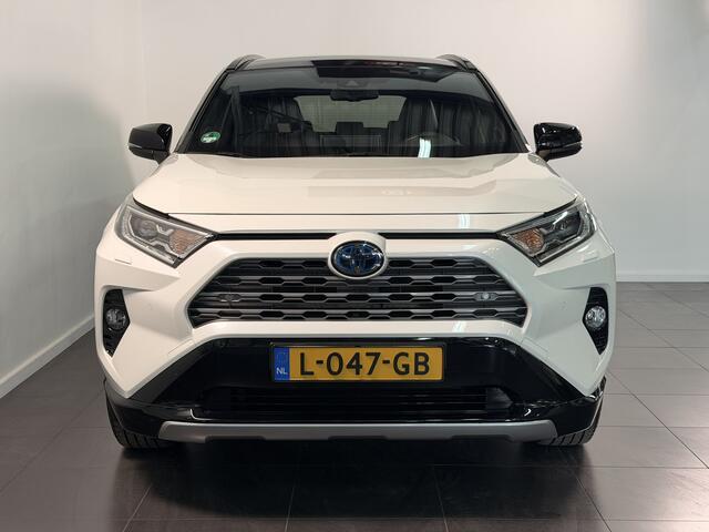 Toyota RAV4 2.5 Hybrid Bi-Tone | Schuif - / kanteldak | Trekhaak | Dealeronderhouden |