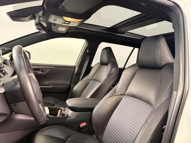 Toyota RAV4 2.5 Hybrid Bi-Tone | Schuif - / kanteldak | Trekhaak | Dealeronderhouden |
