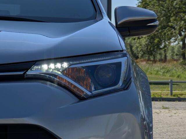 Toyota RAV4 2.5 Hybrid Dynamic | Afn. Trekhaak | All-Season | Keyless | Elek. Kofferklep | Camera | Navi