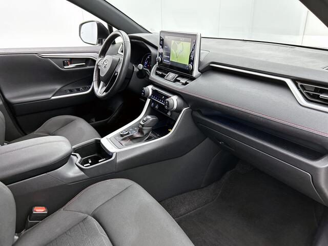 Toyota RAV4 2.5 Plug-in Hybrid AWD Dynamic + | Dodehoek detectie | Head-up Display | Stoel+stuurverwarming | Elektrische Achterklep | Parkeersensoren voor+achter | Draadloze telefoonlader | Navigatie | Apple CarPlay/Android Auto | Cruis