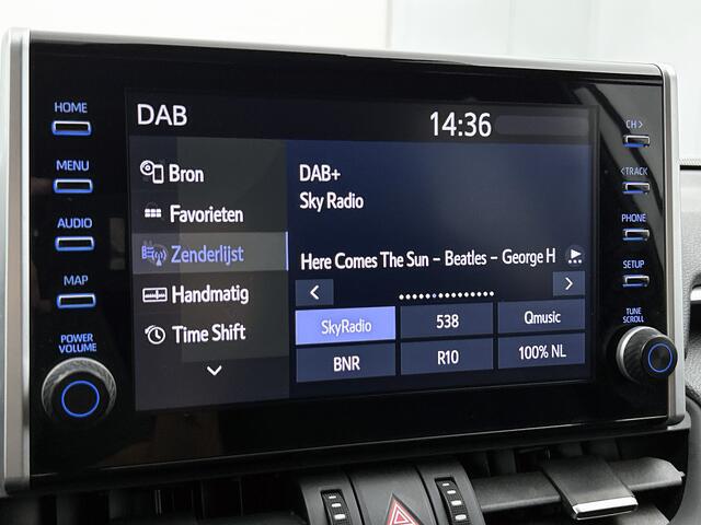 Toyota RAV4 2.5 Plug-in Hybrid AWD Dynamic + | Dodehoek detectie | Head-up Display | Stoel+stuurverwarming | Elektrische Achterklep | Parkeersensoren voor+achter | Draadloze telefoonlader | Navigatie | Apple CarPlay/Android Auto | Cruis