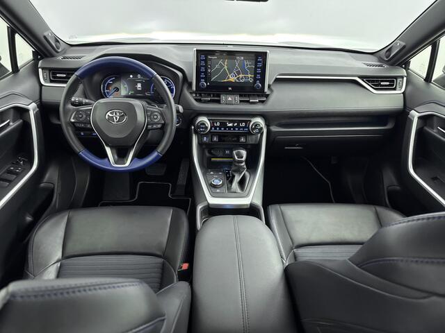 Toyota RAV4 2.5 Hybrid AWD Bi-Tone Innovation Pack | Dealer Onderhouden | Trekhaak - 1650KG Trekgewicht | JBL | 360 camera+Camera functie binnenspiegel | Dodehoek detectie | Elektrische achterklep | Navigatie | Apple CarPlay/Android Auto | Cr