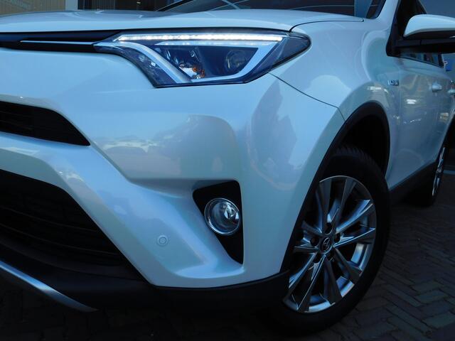 Toyota RAV4 2.5 Hybrid AWD Dynamic | 1.650KG Trekgewicht