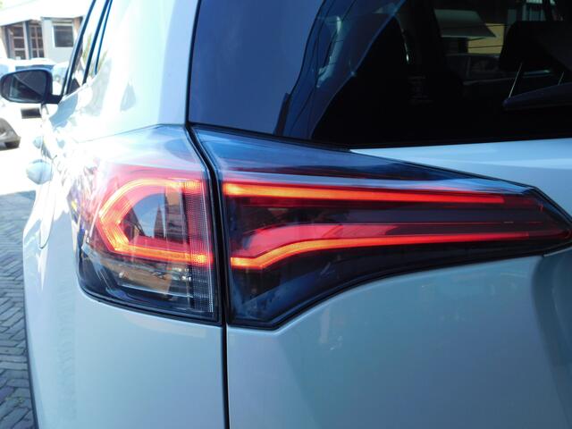 Toyota RAV4 2.5 Hybrid AWD Dynamic | 1.650KG Trekgewicht