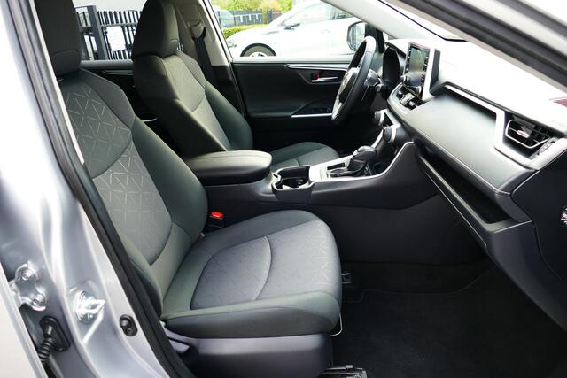 Toyota RAV4 2.0 VVT-iE Dynamic. 360 Camera, Adap Cruise, Clima, 18"LMV, Haak 1500kg