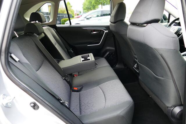 Toyota RAV4 2.0 VVT-iE Dynamic. 360 Camera, Adap Cruise, Clima, 18"LMV, Haak 1500kg