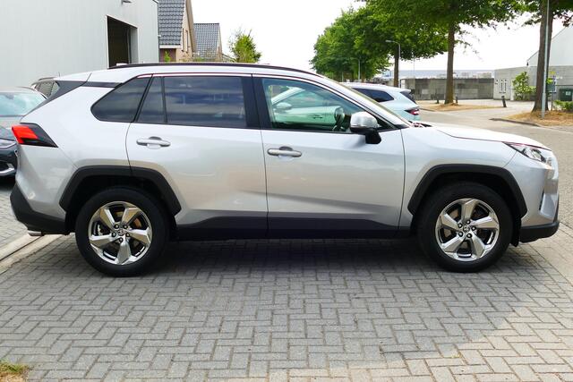 Toyota RAV4 2.0 VVT-iE Dynamic. 360 Camera, Adap Cruise, Clima, 18"LMV, Haak 1500kg