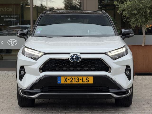 Toyota RAV4 2.5 Pl.Hyb. Bi-Tone+ AWD | Trekhaak | Panoramadak | Stoel Verwarming & Ventilatie |