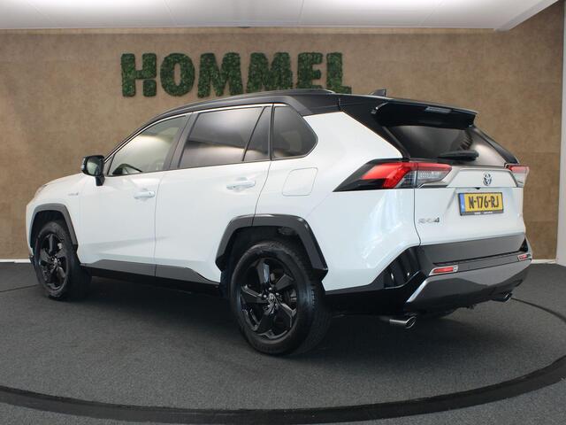 Toyota RAV4 2.5 Hybrid Style - AFNEEMBARE TREKGEWICHT - TREKGEWICHT 800 KG - 4 SEIZOENENBANDEN - ELEKTRISCHE ACHTERKLEP - ELEKTRISCHE BESTUURDERSSTOEL - VOORSTOELEN VERWARMD - CLIMATE CONTROL - CAMERA - DRAADLOZE TELEFOONLADER - APPLE CARPLAY/ ANDROID AUTO - PARKEERSENSOREN VOOR EN ACHTER - TWO TONE LAK - KEYLESS ENTRY/ START - KIWA ALARMSYSTEEM - ONDERHOUDSHISTORIE AANWEZIG