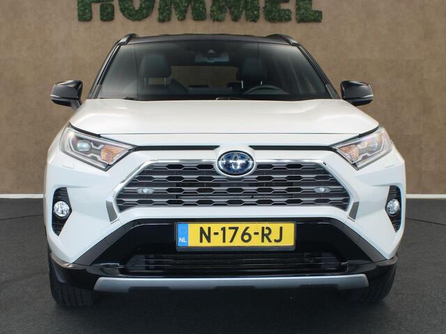Toyota RAV4 2.5 Hybrid Style - AFNEEMBARE TREKGEWICHT - TREKGEWICHT 800 KG - 4 SEIZOENENBANDEN - ELEKTRISCHE ACHTERKLEP - ELEKTRISCHE BESTUURDERSSTOEL - VOORSTOELEN VERWARMD - CLIMATE CONTROL - CAMERA - DRAADLOZE TELEFOONLADER - APPLE CARPLAY/ ANDROID AUTO - PARKEERSENSOREN VOOR EN ACHTER - TWO TONE LAK - KEYLESS ENTRY/ START - KIWA ALARMSYSTEEM - ONDERHOUDSHISTORIE AANWEZIG