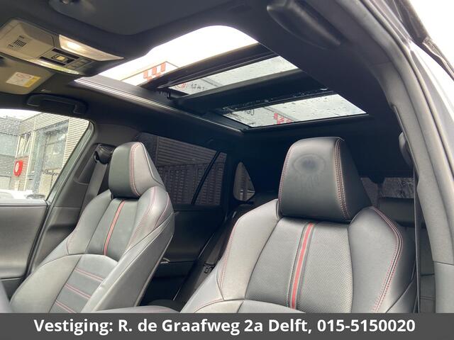 Toyota RAV4 2.5 Plug-in Hybrid AWD Bi-Tone Plus | 1500 KG trekgewicht | JBL Audio | Stoelverwarming & ventilatie | Memory Seats | Panoramadak