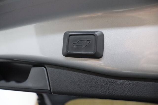 Toyota RAV4 2.5 Hybrid AWD Executive | Adaptive-cruise | Camera | Clima | Apple Carplay & Android Auto | Elek. Achterklep | Navigatie | Bearlock | Stoelverwarming | Keyless | LM Velgen