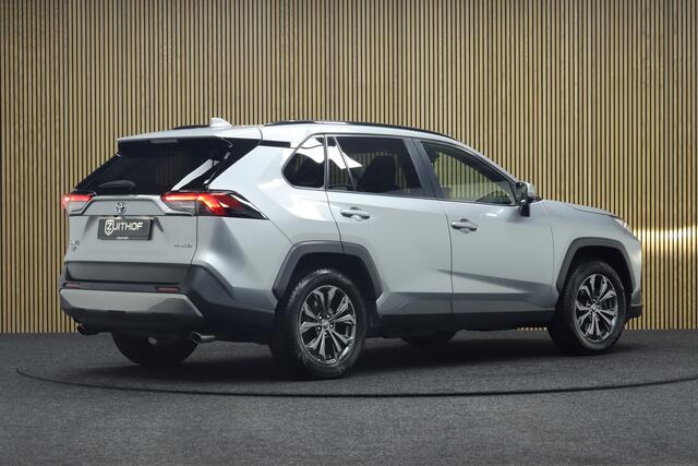 Toyota RAV4 2.5 Hybrid AWD Executive | Adaptive-cruise | Camera | Clima | Apple Carplay & Android Auto | Elek. Achterklep | Navigatie | Bearlock | Stoelverwarming | Keyless | LM Velgen