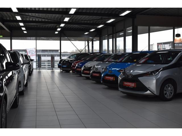 Toyota SUPRA 2.0 Launch Premium