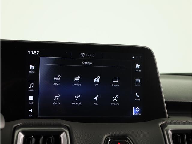 Toyota URBAN CRUISER Executive AWD 61 kWh *DEMO* | 19"LM velgen | 360 camera | Two-tone metaallak | Protection Pack |