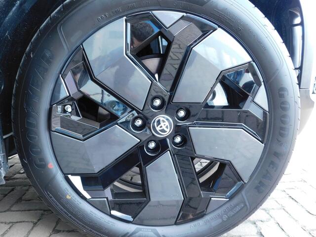 Toyota URBAN CRUISER Executive 61 kWh | DEMO