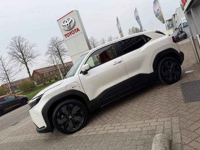 Toyota URBAN CRUISER Executive AWD 61 kWh