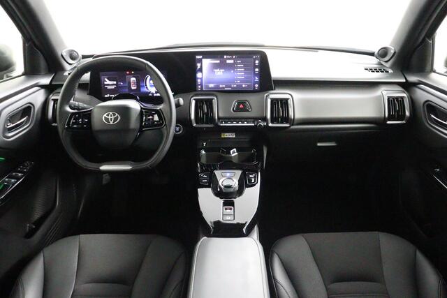 Toyota URBAN CRUISER Executive 61 kWh | Apple Carplay/Android Auto | Panorama Dak | Kunstlederen Bekleding | 360 Camera | JBL Audio |